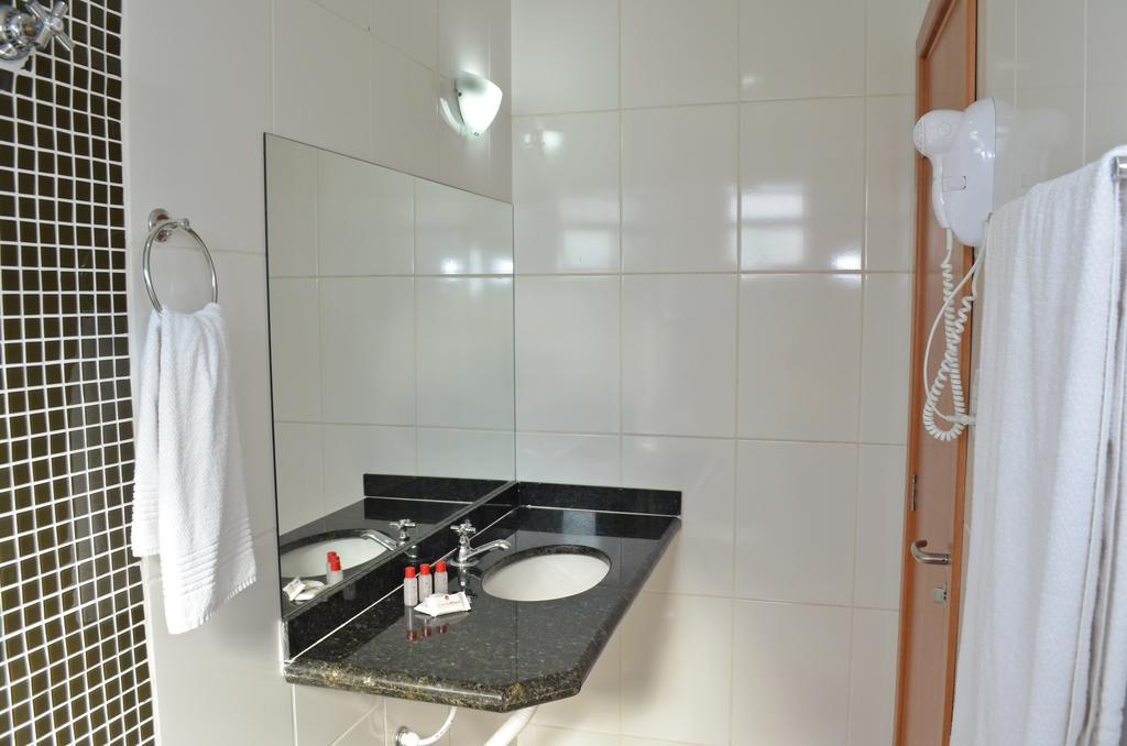 Hotel Grande Minas Веспасиано Екстериор снимка