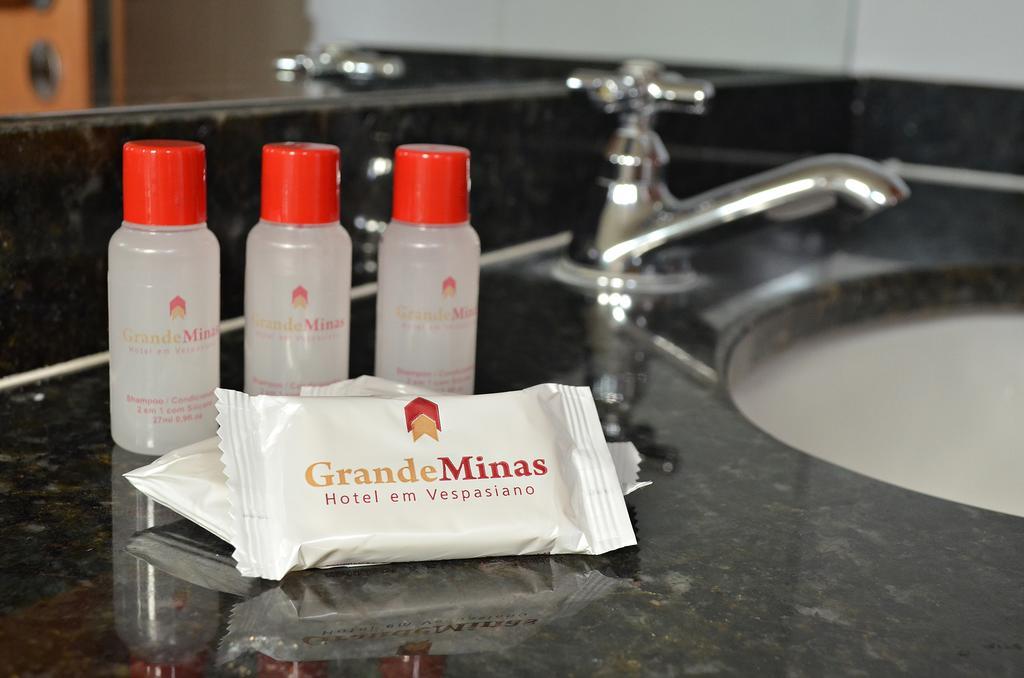 Hotel Grande Minas Веспасиано Екстериор снимка